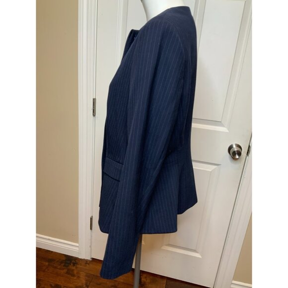 Hugo Boss Jadela1 Navy Blue & Thin Gray Pinstripe Button-Up Jacket, Size 12 - Picture 5 of 11